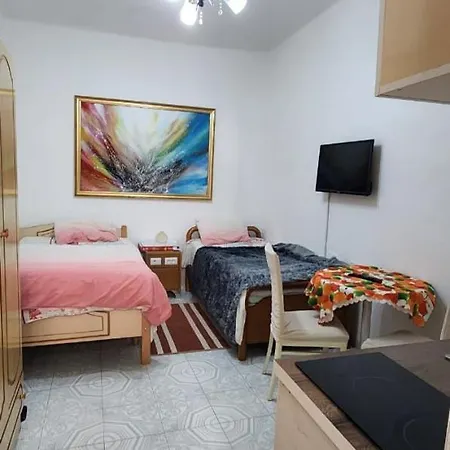 Apartamento Njazi Demi