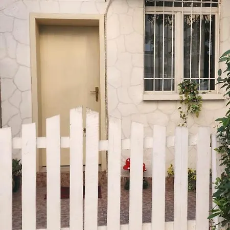 Njazi Demi Apartman
