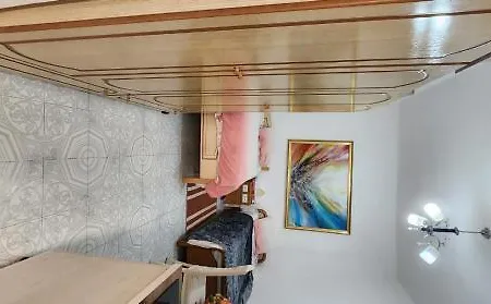 Njazi Demi Apartman *